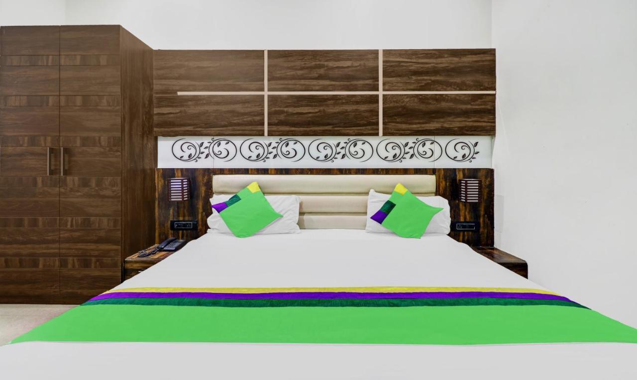 Itsy Hotels Anjali Mahal 500, Mtrs From Mathura Railway Station Εξωτερικό φωτογραφία
