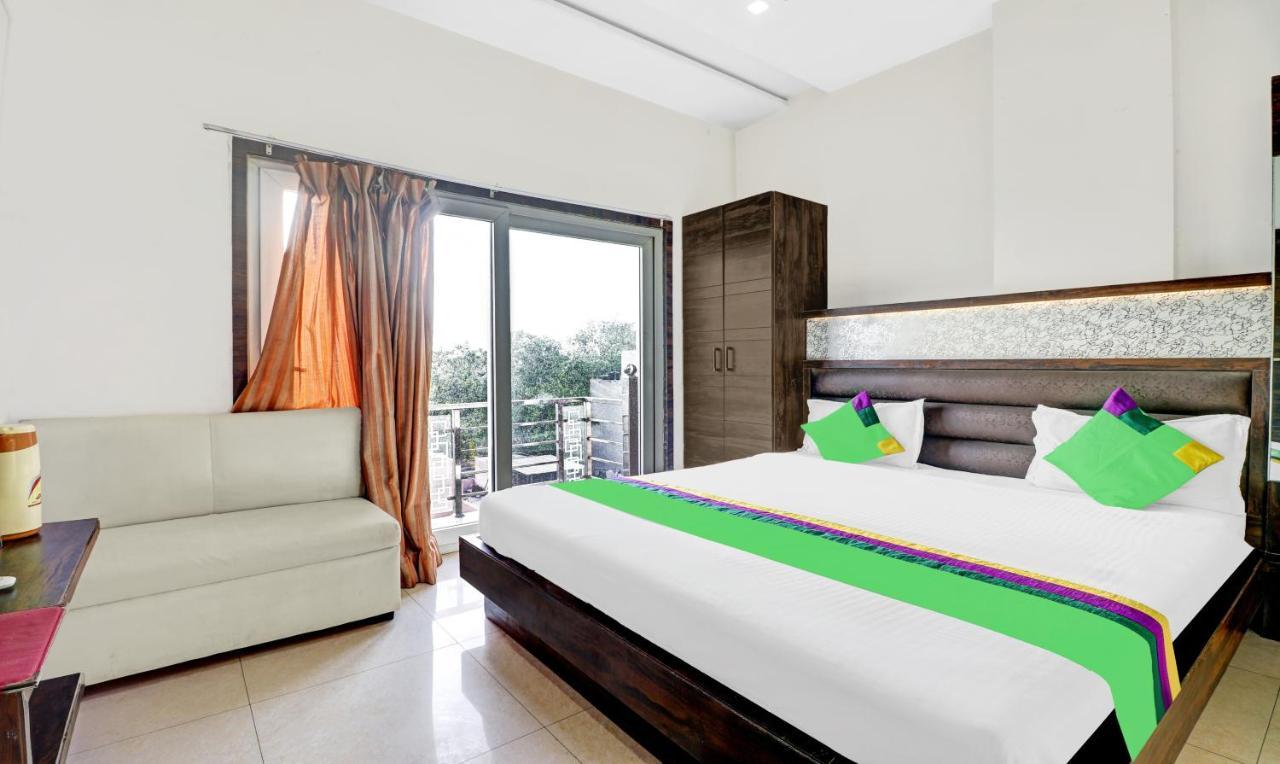 Itsy Hotels Anjali Mahal 500, Mtrs From Mathura Railway Station Εξωτερικό φωτογραφία