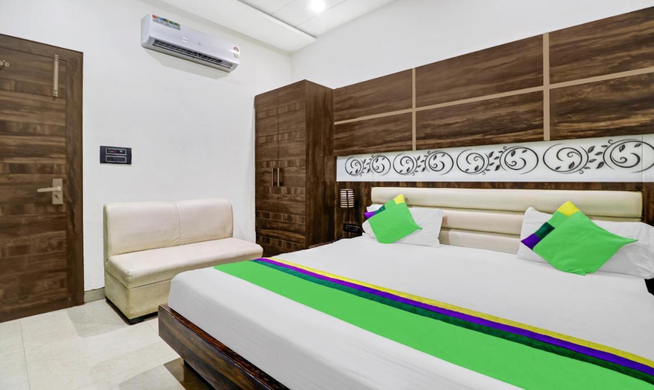 Itsy Hotels Anjali Mahal 500, Mtrs From Mathura Railway Station Εξωτερικό φωτογραφία