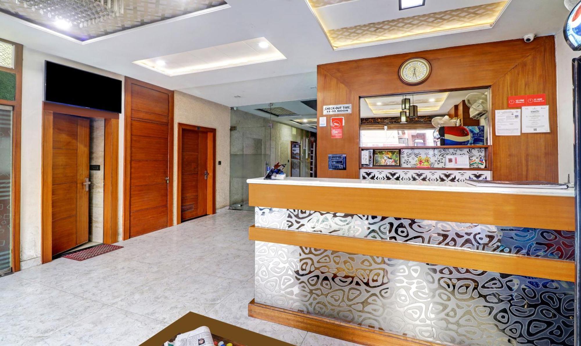 Itsy Hotels Anjali Mahal 500, Mtrs From Mathura Railway Station Εξωτερικό φωτογραφία
