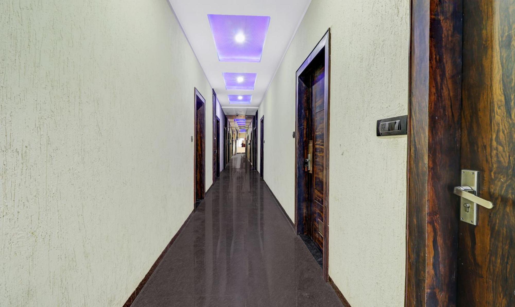 Itsy Hotels Anjali Mahal 500, Mtrs From Mathura Railway Station Εξωτερικό φωτογραφία