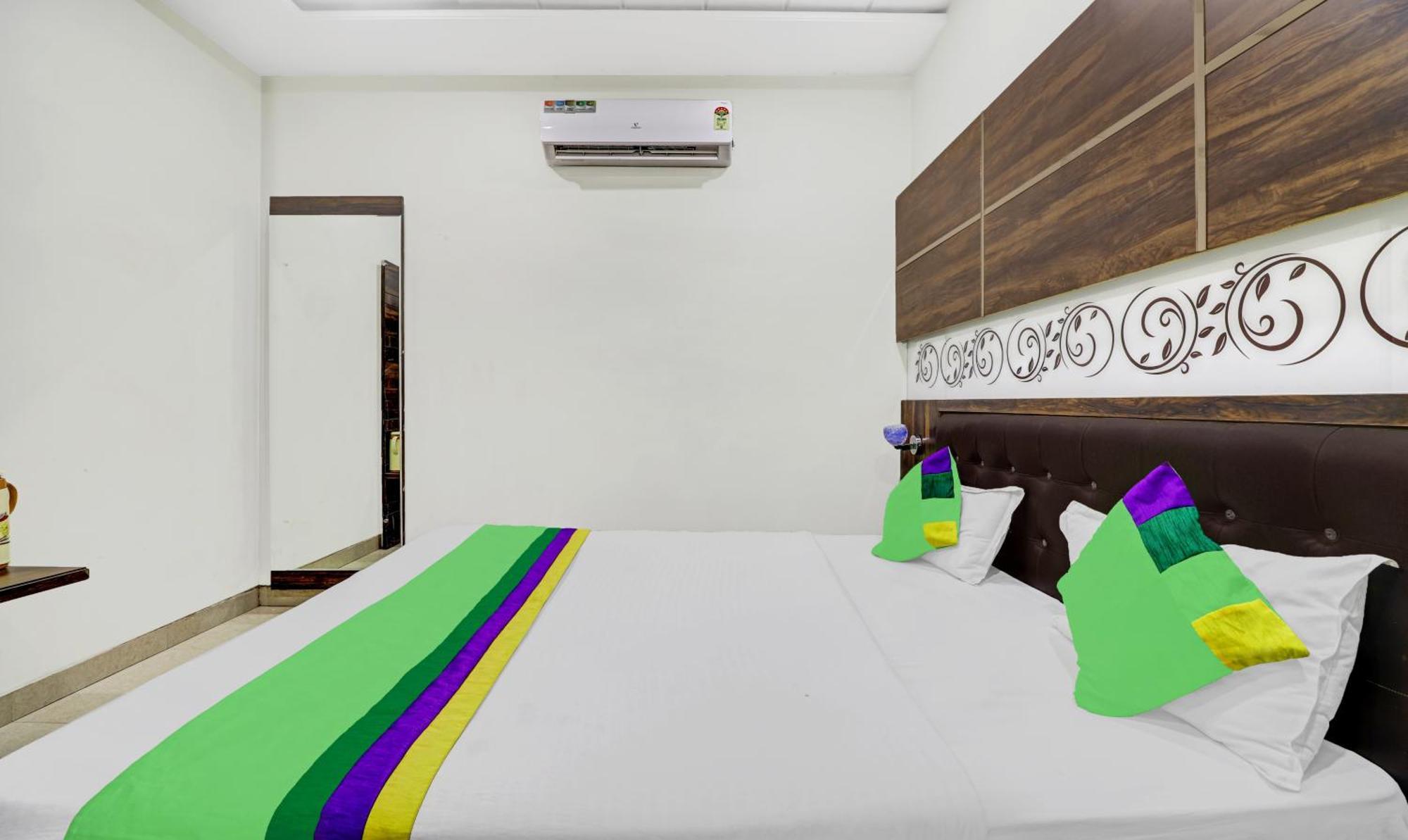 Itsy Hotels Anjali Mahal 500, Mtrs From Mathura Railway Station Εξωτερικό φωτογραφία