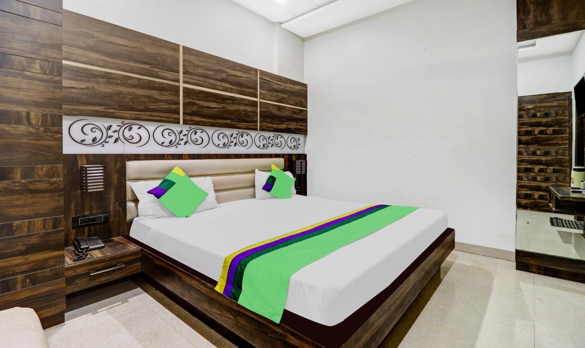 Itsy Hotels Anjali Mahal 500, Mtrs From Mathura Railway Station Εξωτερικό φωτογραφία