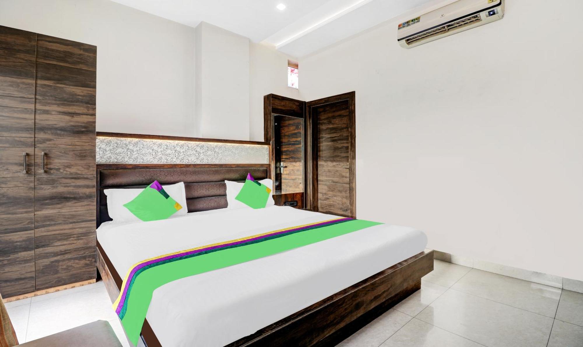 Itsy Hotels Anjali Mahal 500, Mtrs From Mathura Railway Station Εξωτερικό φωτογραφία